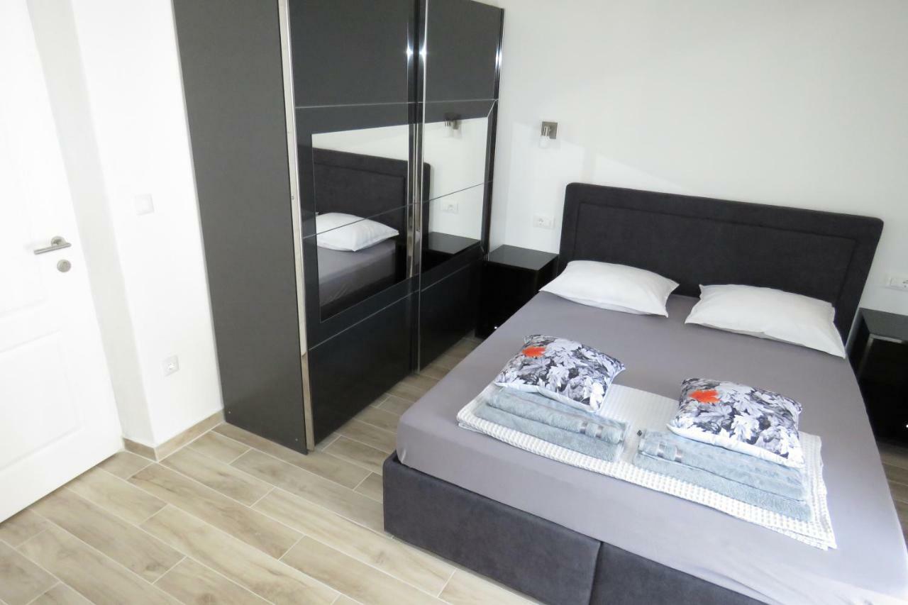Hotel Lux Dalmatia I&R à Makarska Extérieur photo