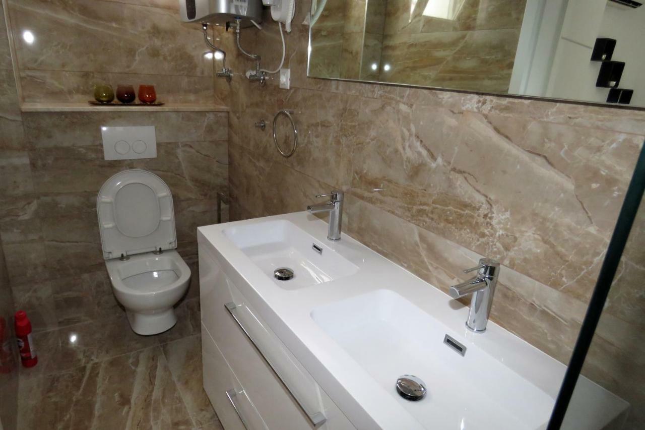 Hotel Lux Dalmatia I&R à Makarska Extérieur photo