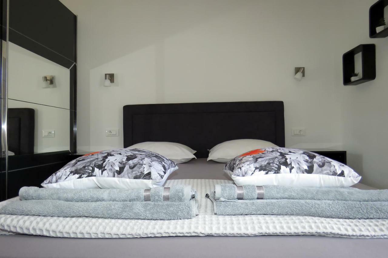 Hotel Lux Dalmatia I&R à Makarska Extérieur photo