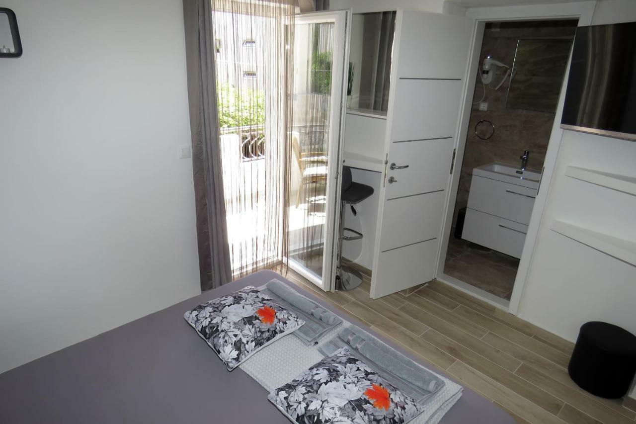 Hotel Lux Dalmatia I&R à Makarska Extérieur photo