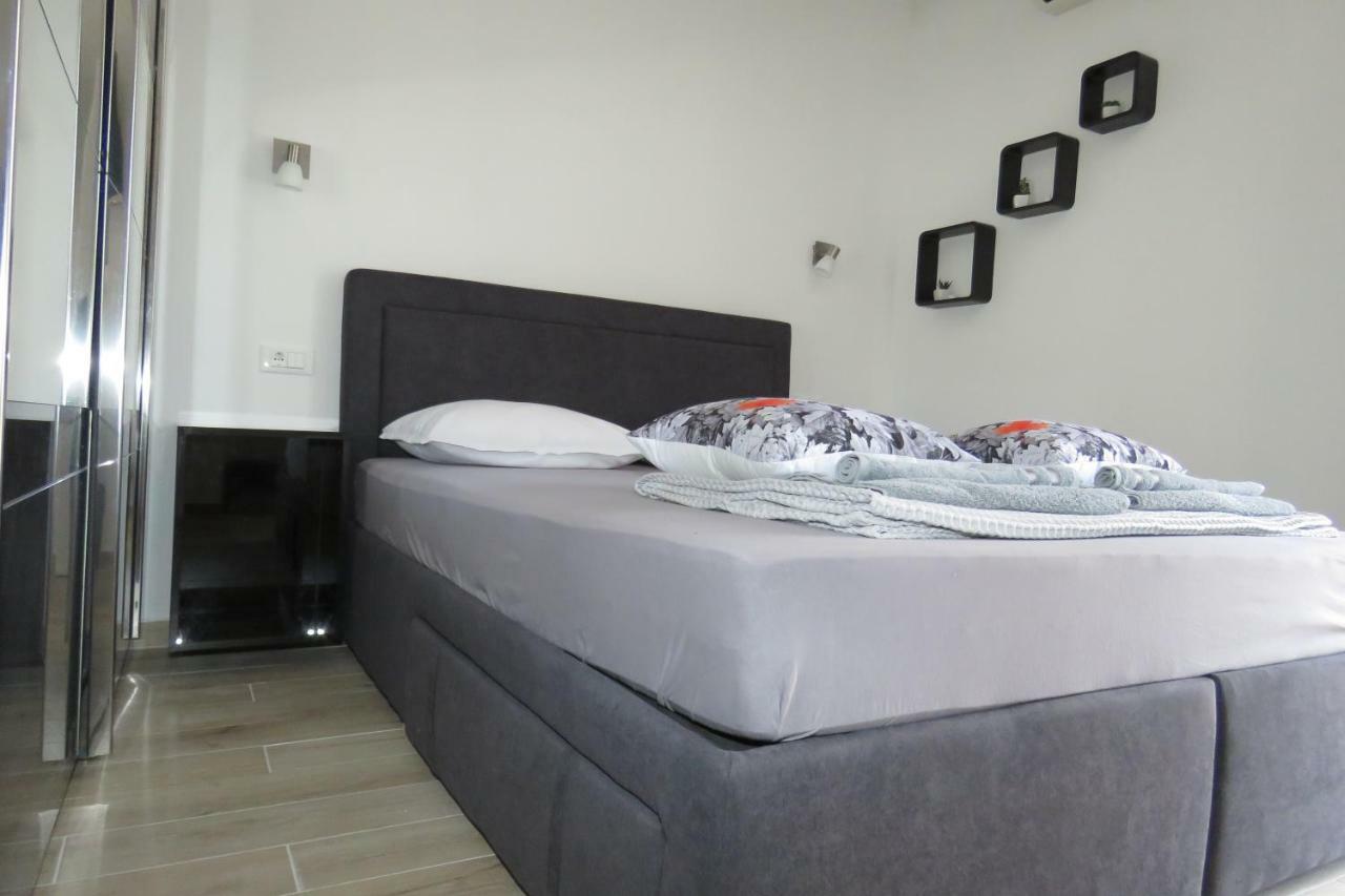 Hotel Lux Dalmatia I&R à Makarska Extérieur photo